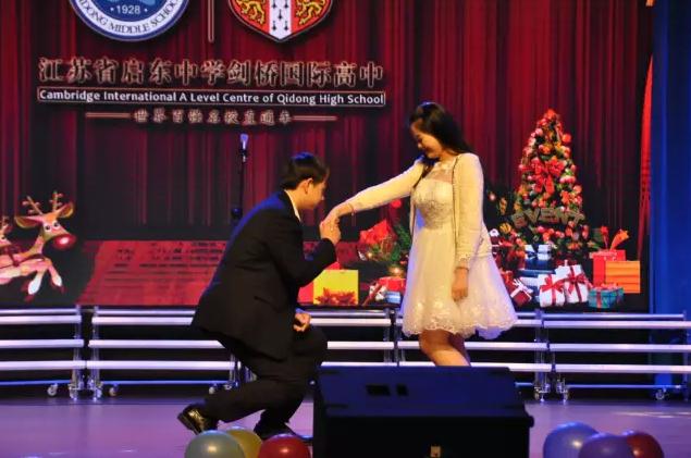 國際部師生赴常州外國語學(xué)校參加圣誕節(jié)聯(lián)歡晚會(huì)